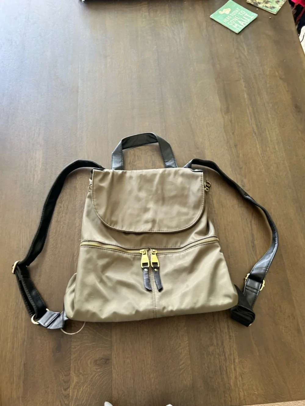 Steve Madden olive green back pack zipper front